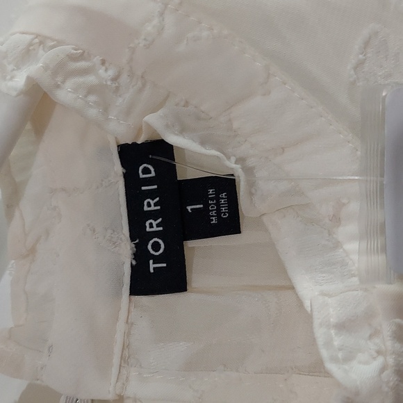 NWT Torrid Chiffon Clip Floral Bubble Hem Flutter Sleeve Top Pristine 1X (14-16) - Picture 5 of 7